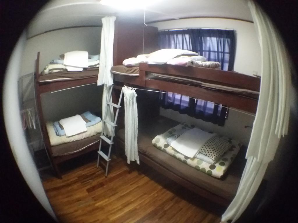 Guesthouse Base Okinawa Naha Esterno foto