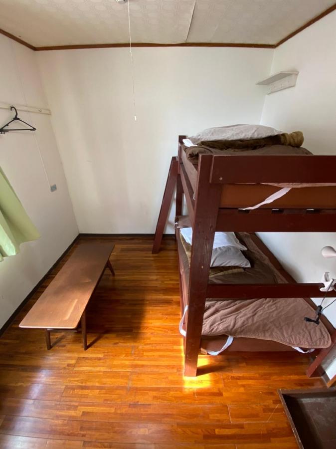 Guesthouse Base Okinawa Naha Esterno foto